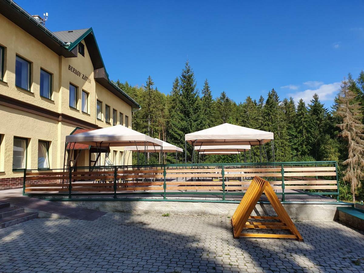 Rs Bernov Zatisi Hotel Nejdek Екстериор снимка