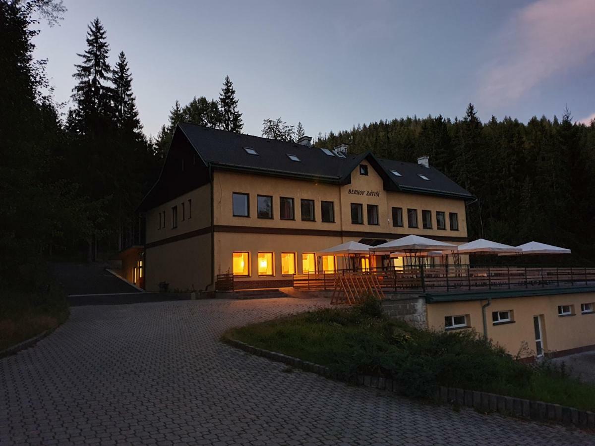 Rs Bernov Zatisi Hotel Nejdek Екстериор снимка