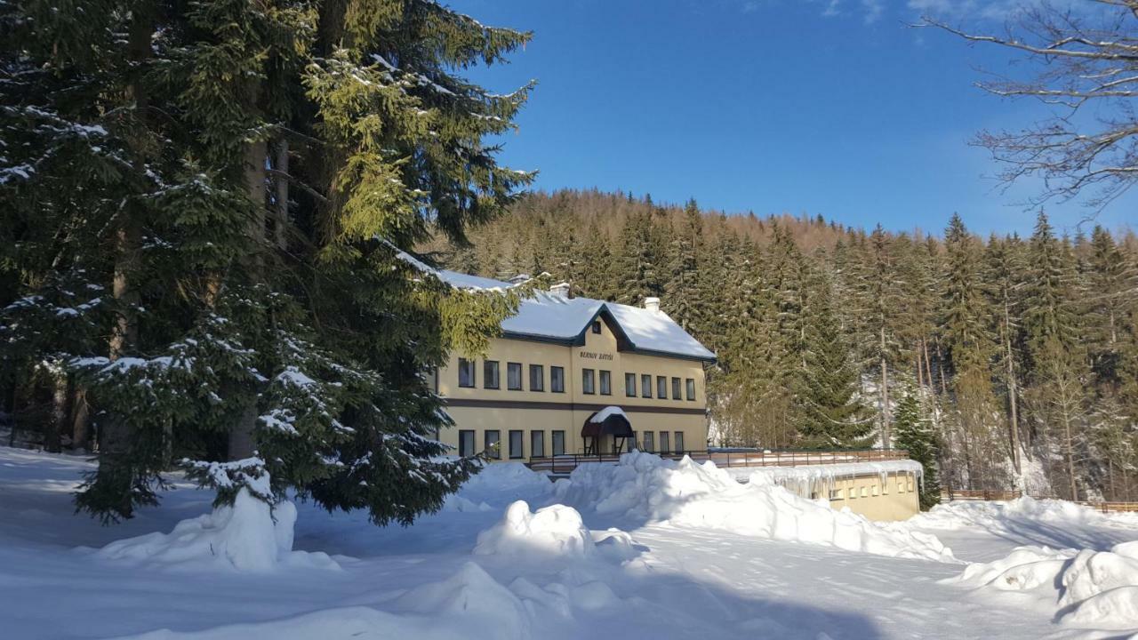 Rs Bernov Zatisi Hotel Nejdek Екстериор снимка
